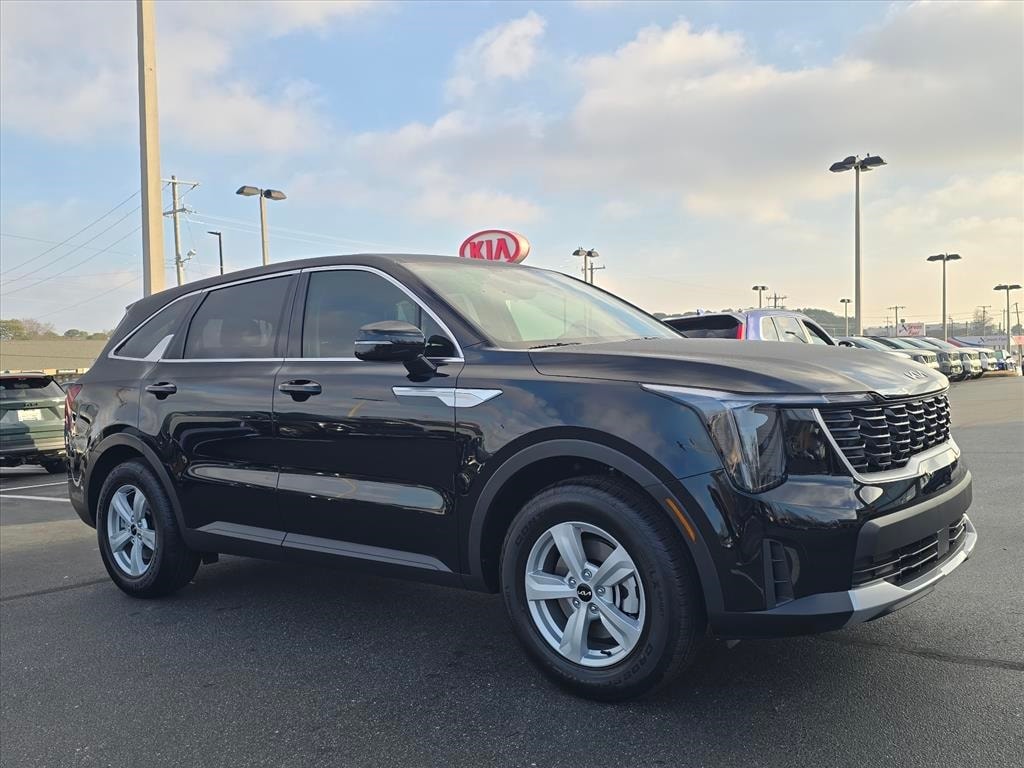 2026 Kia Sorento LX's photo