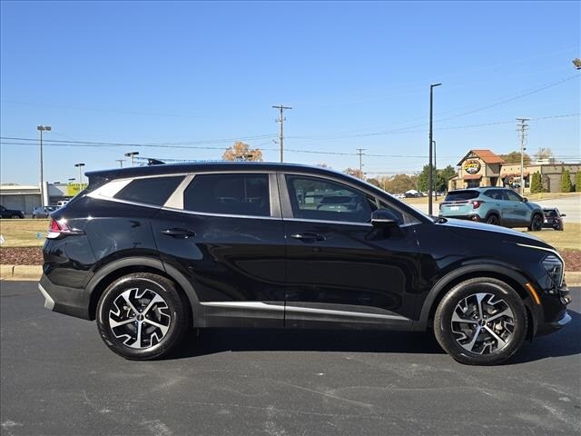 2024 Kia Sportage EX photo 2