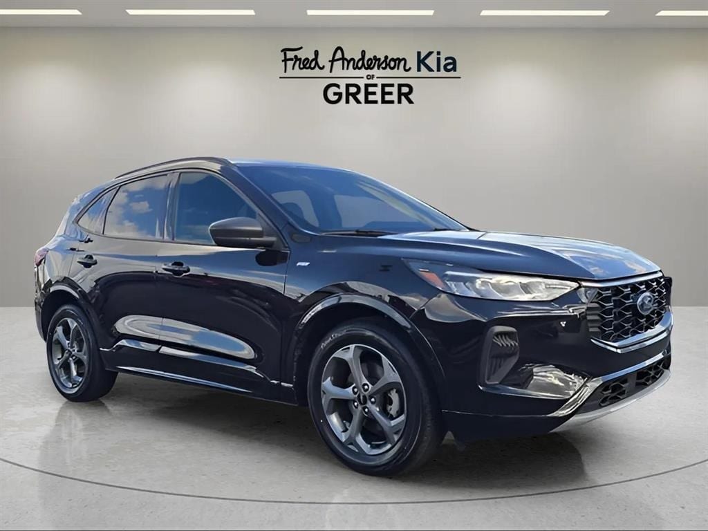 2023 Ford Escape ST-Line's photo