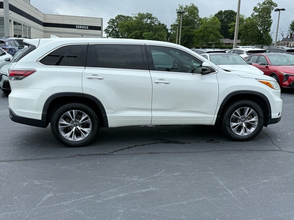 Used 2016 Toyota Highlander LE Plus with VIN 5TDZKRFH4GS147805 for sale in Greer, SC