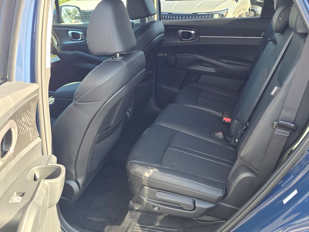 2026 Kia Sorento S - Photo 9