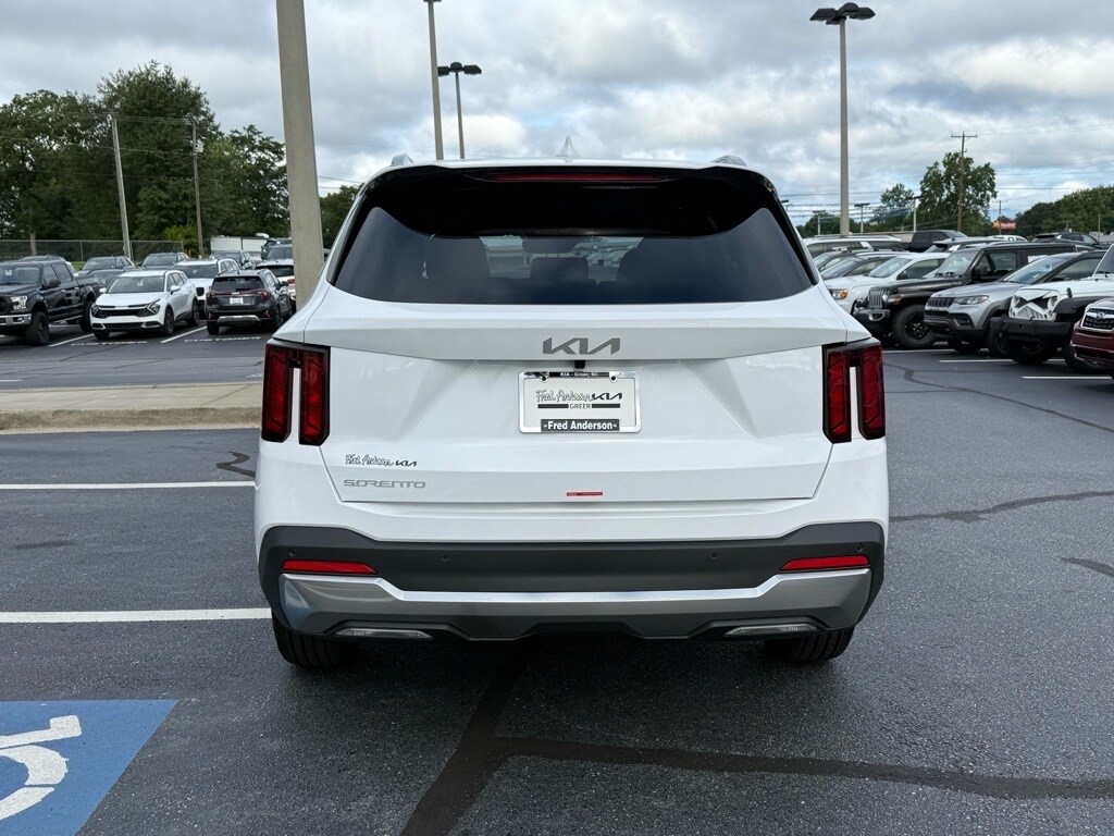 2025 Kia Sorento S photo 4