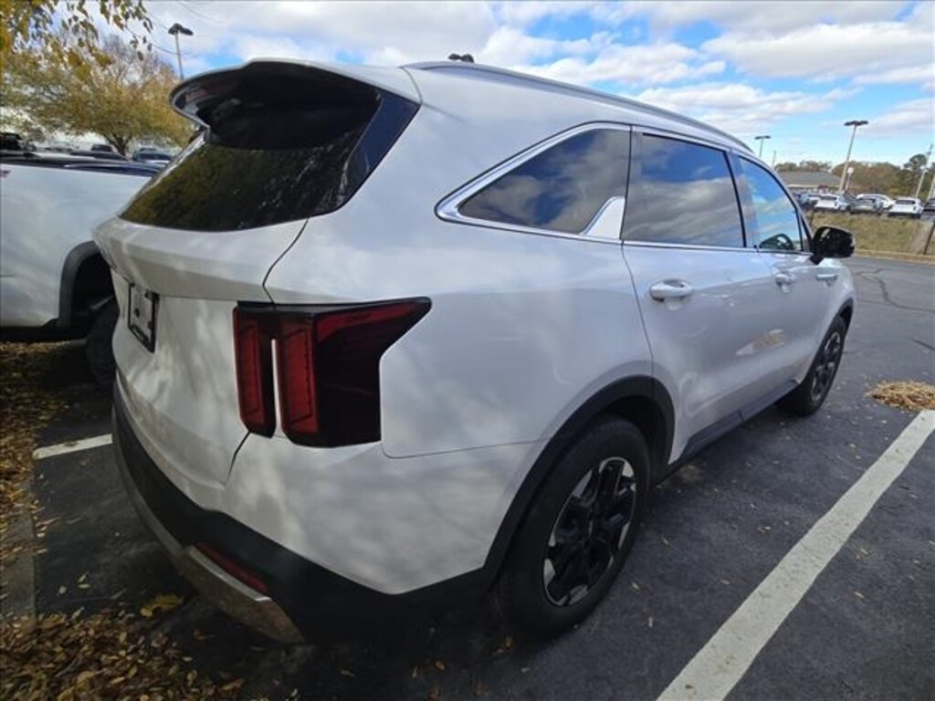 Used 2024 Kia Sorento S SUV