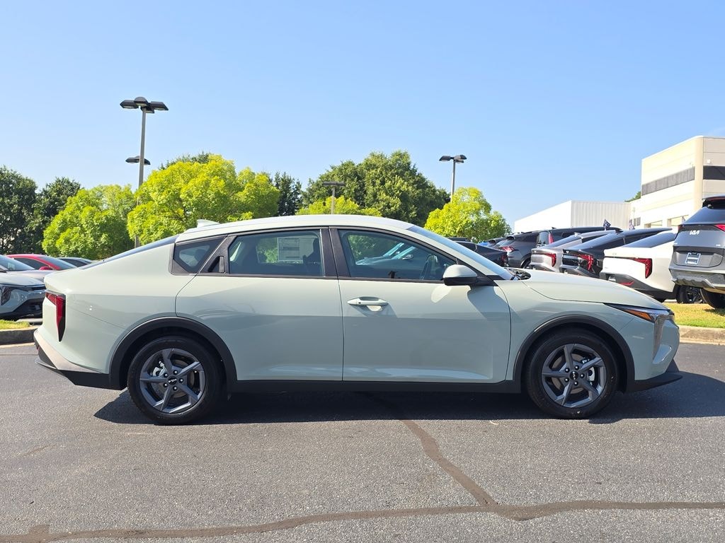 New 2026 Kia K4 LXS Sedan