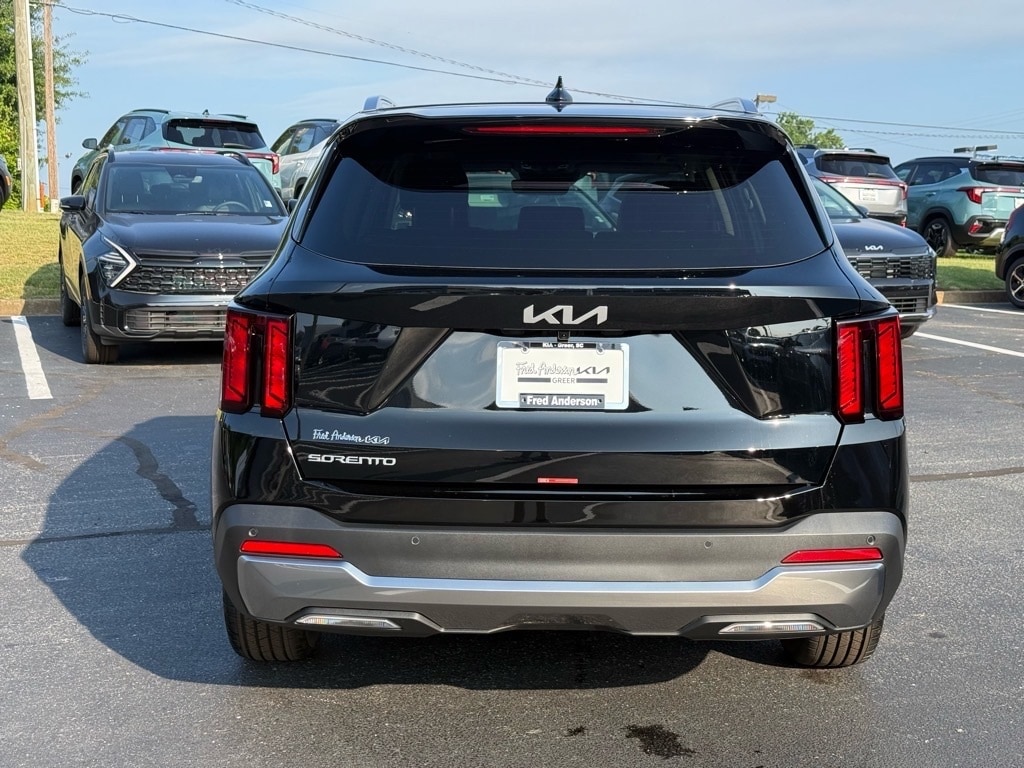 2025 Kia Sorento S photo 4