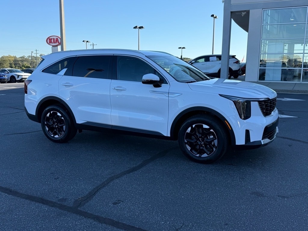2026 Kia Sorento S's photo