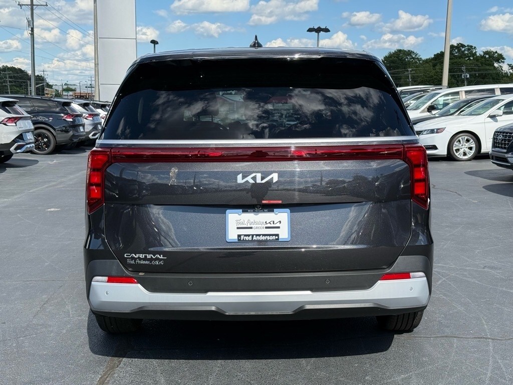 2025 Kia Carnival LX photo 4