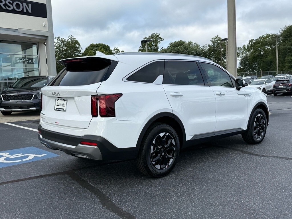 2025 Kia Sorento S photo 3