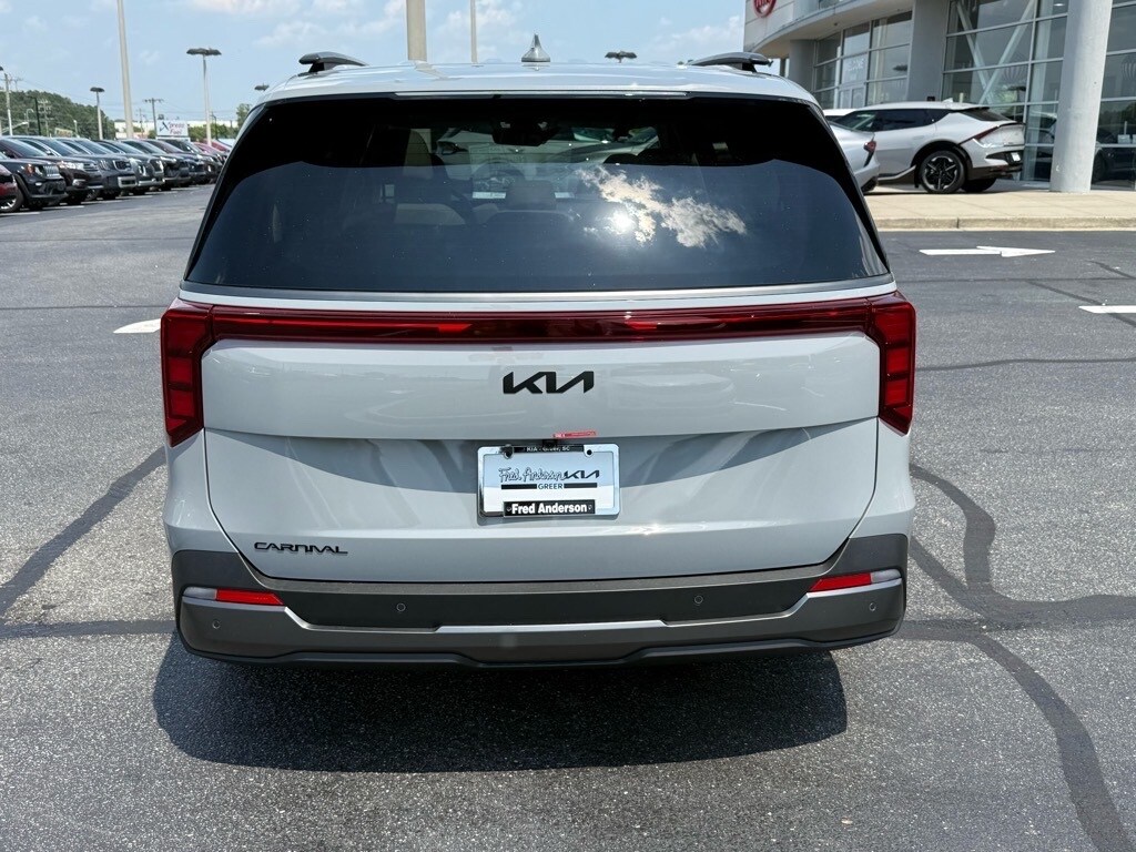 2026 Kia Carnival SX photo 4