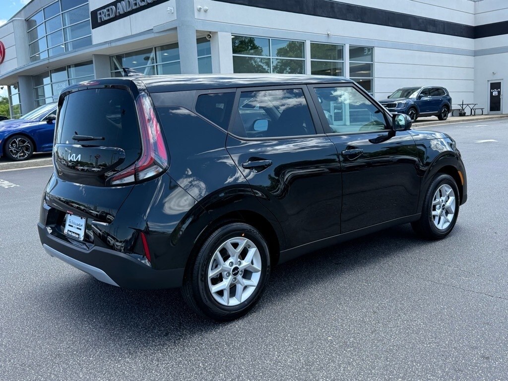 2025 Kia Soul LX S photo 3