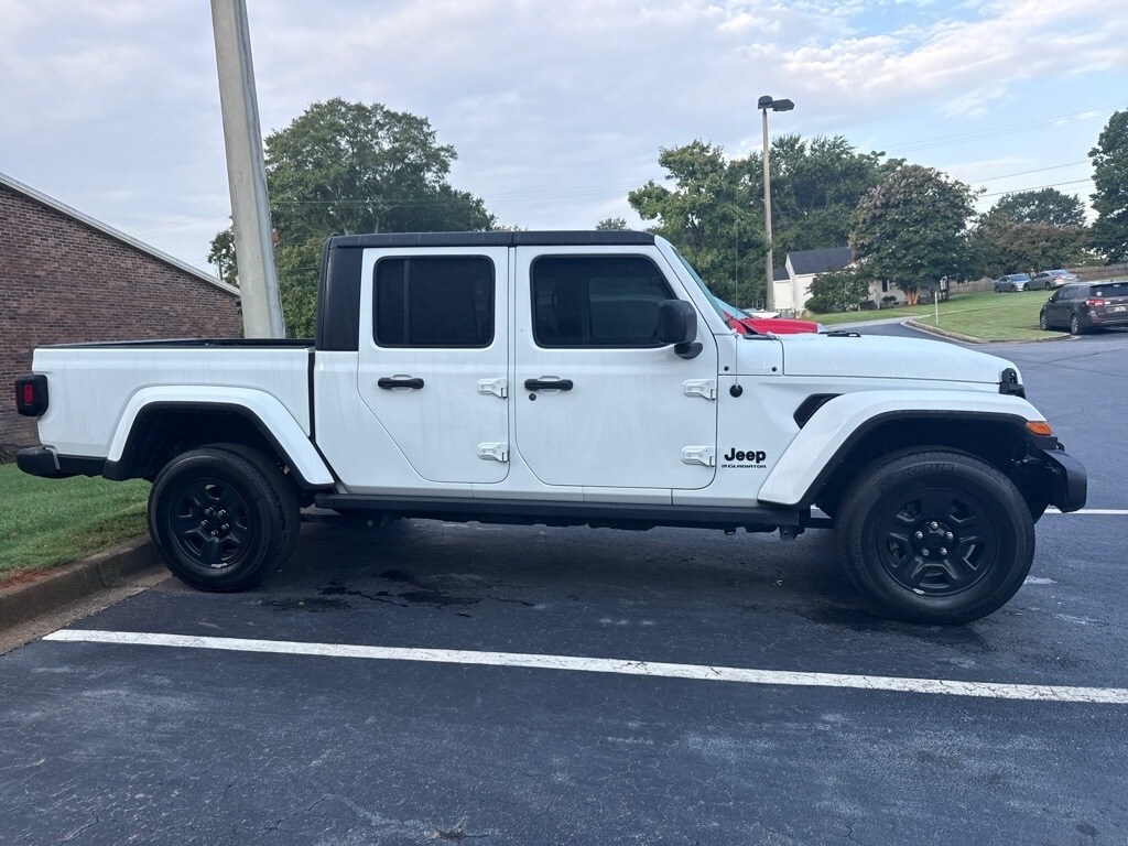 2023 Jeep Gladiator Sport photo 2