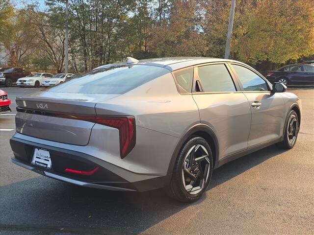 2025 Kia K4 EX photo 3