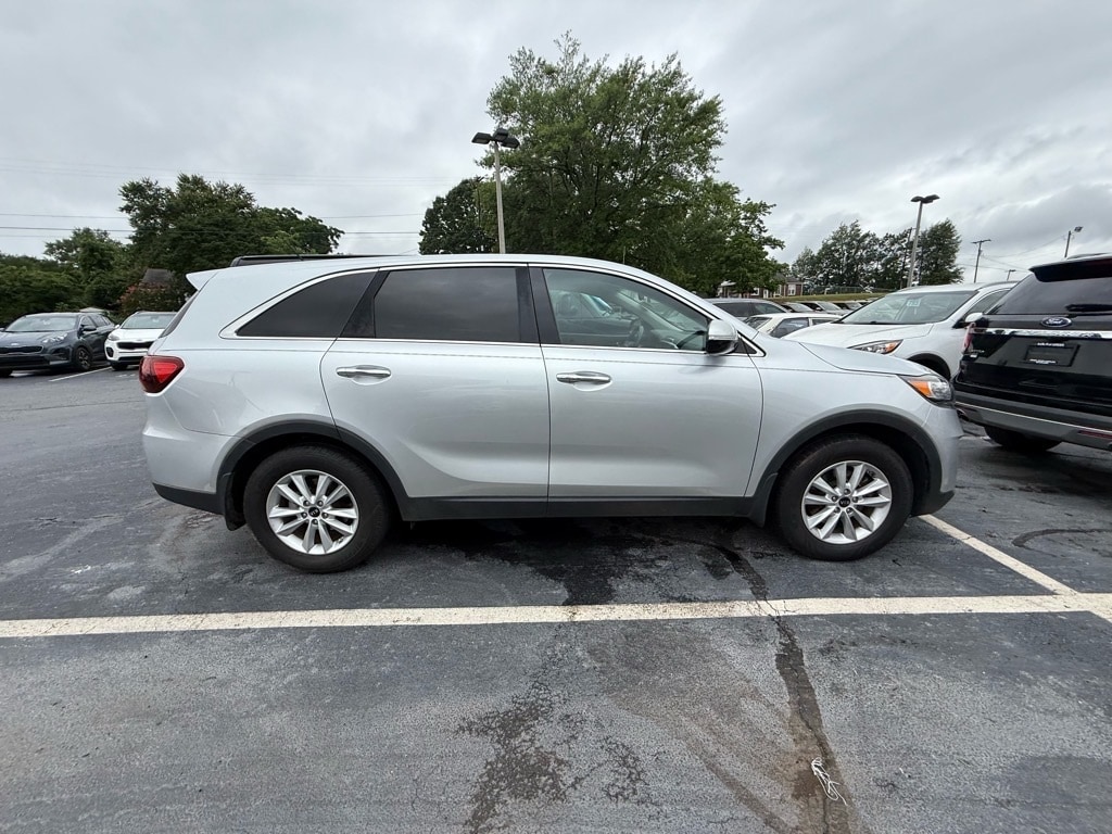 Used 2019 Kia Sorento L with VIN 5XYPG4A35KG578134 for sale in Greer, SC
