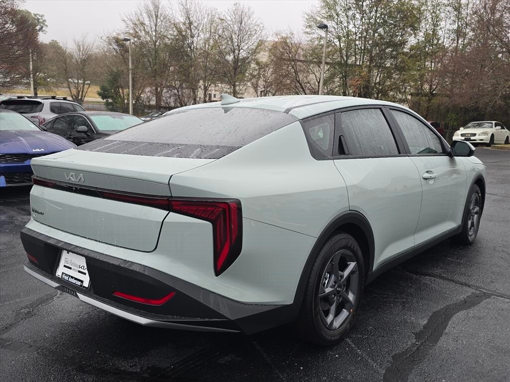New 2025 Kia K4 LX Sedan