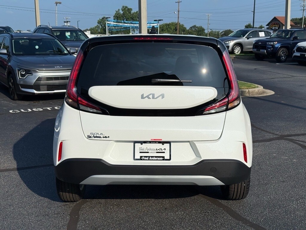 2025 Kia Soul LX photo 3