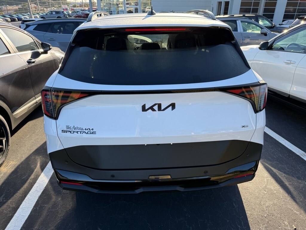 2026 Kia Sportage X-Line photo 3