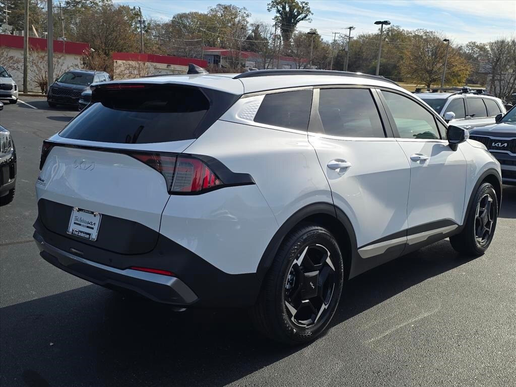 2026 Kia Sportage EX photo 3