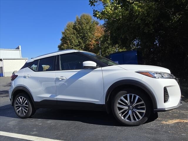 2023 Nissan Kicks SV photo 2