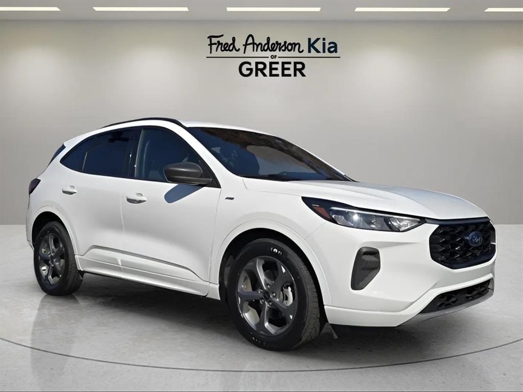 2023 Ford Escape ST-Line's photo