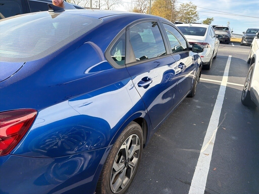 2020 Kia Forte LXS photo 2
