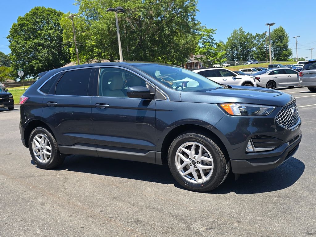 2023 Ford Edge SEL AWD's photo