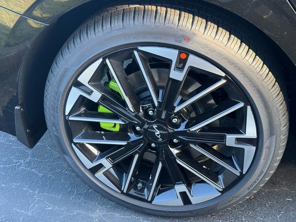 2026 Kia K5 GT photo 2