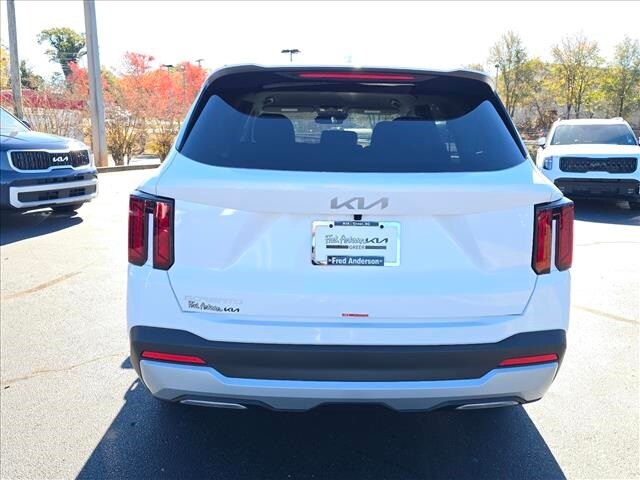 2026 Kia Sorento LX photo 4