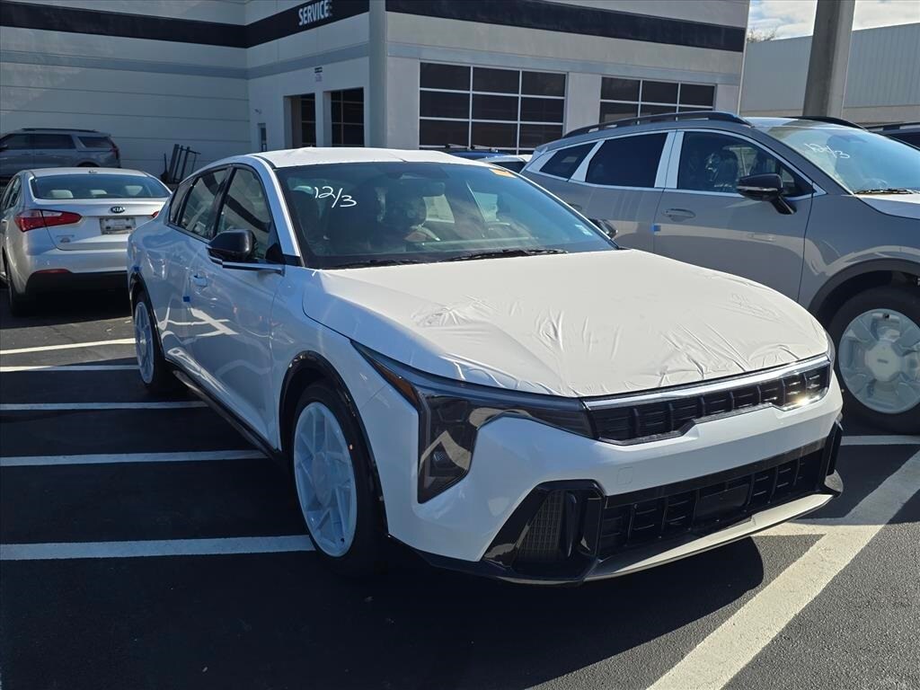 2025 Kia K4 GT-Line's photo