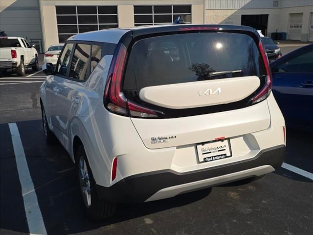 New 2025 Kia Soul LX Hatchback