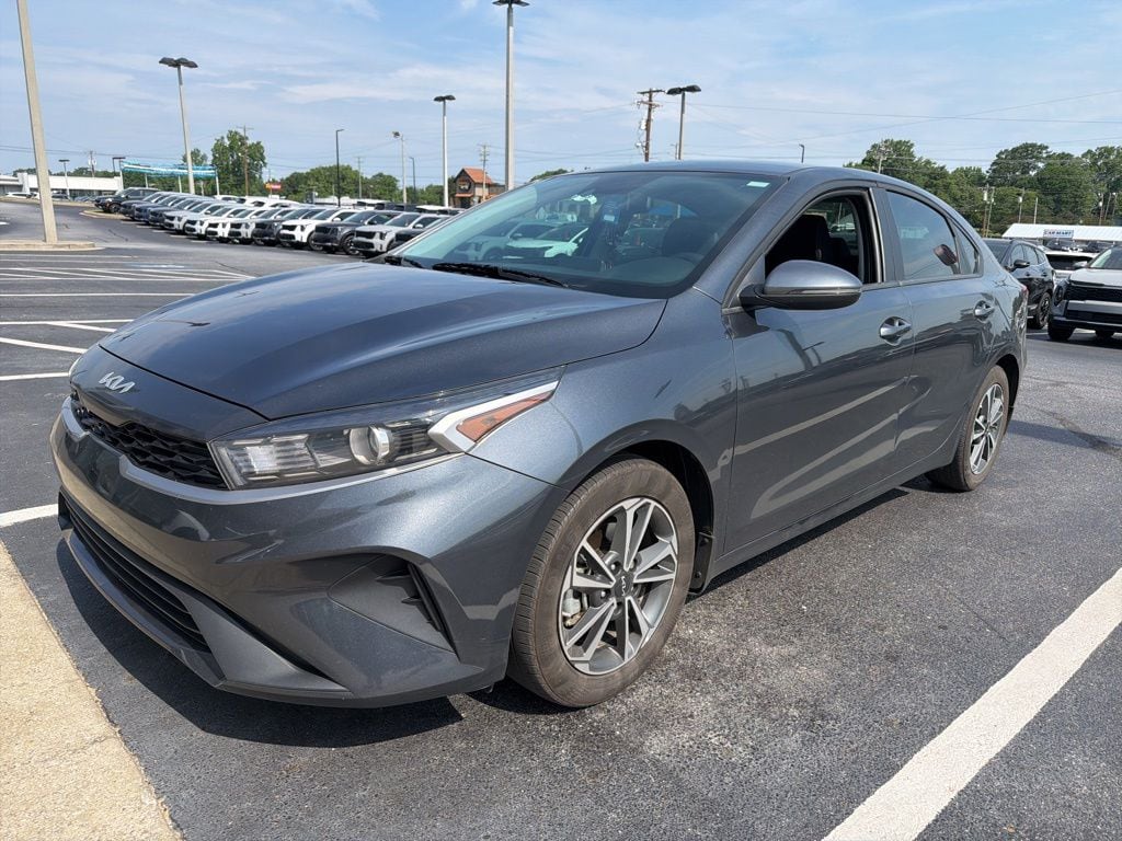 2024 Kia Forte LXS AT's photo