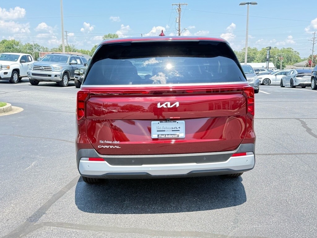 2026 Kia Carnival LX photo 4
