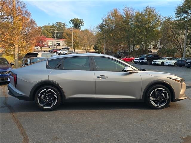 2025 Kia K4 EX photo 2