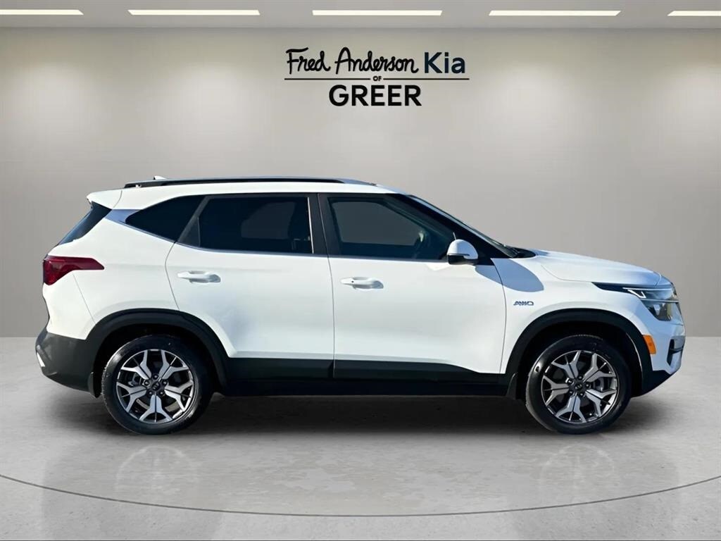 2021 Kia Seltos EX photo 2