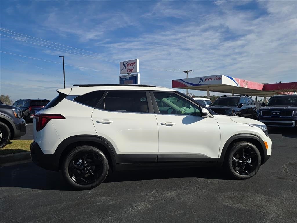 New 2026 Kia Seltos EX SUV