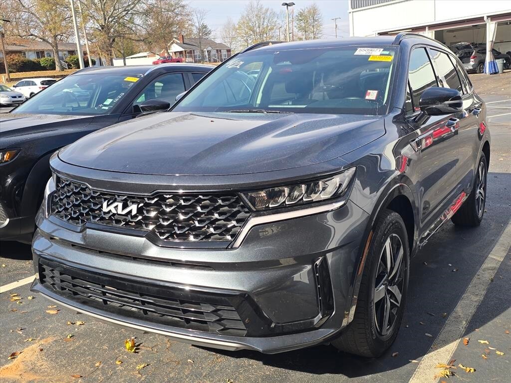 2022 Kia Sorento S photo 2