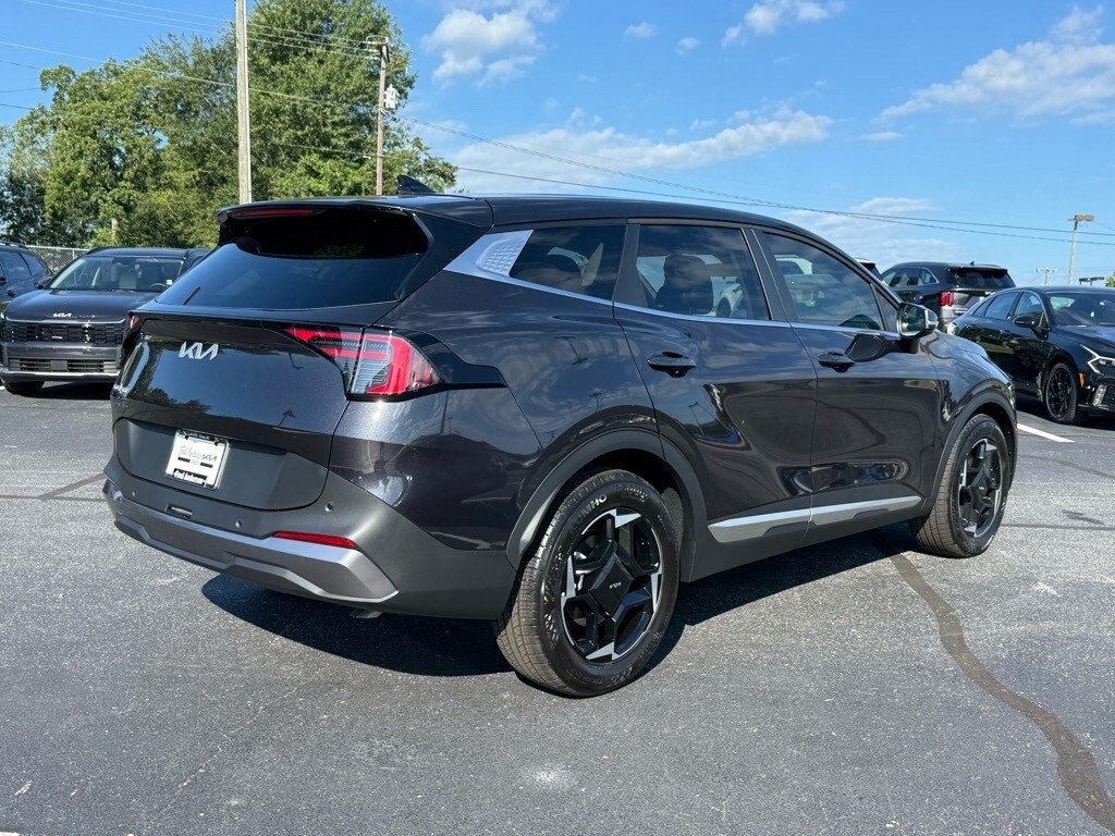 2026 Kia Sportage EX photo 3