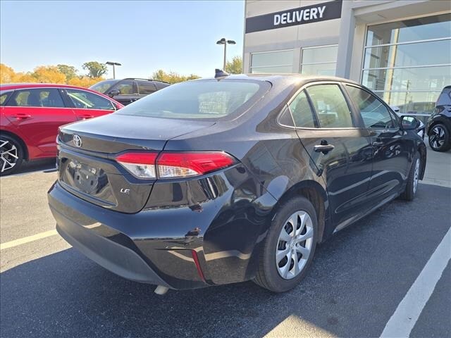 2023 Toyota Corolla LE photo 3