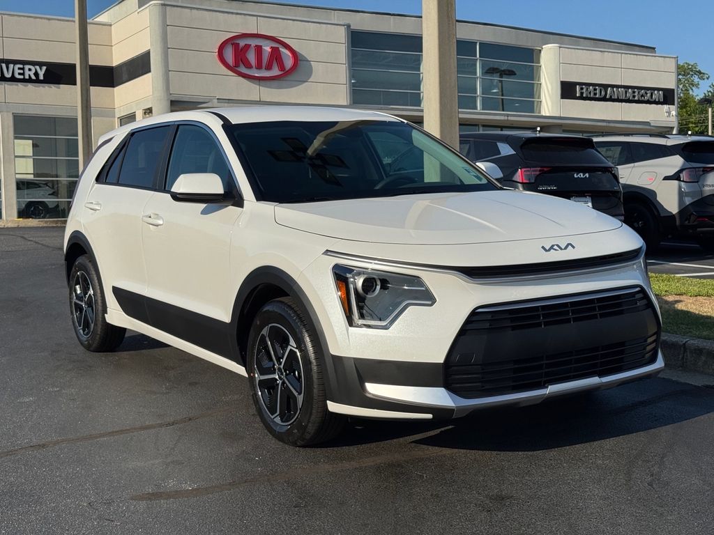2026 Kia Niro LX HEV's photo