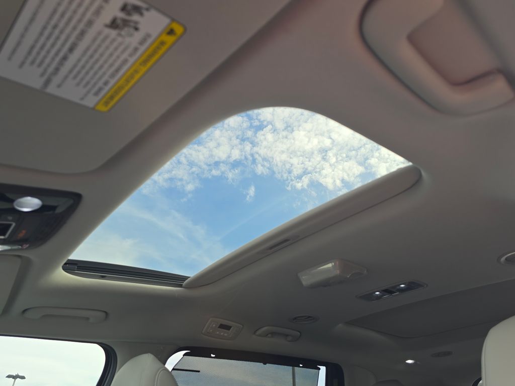 2026 Kia Carnival SX - Photo 14