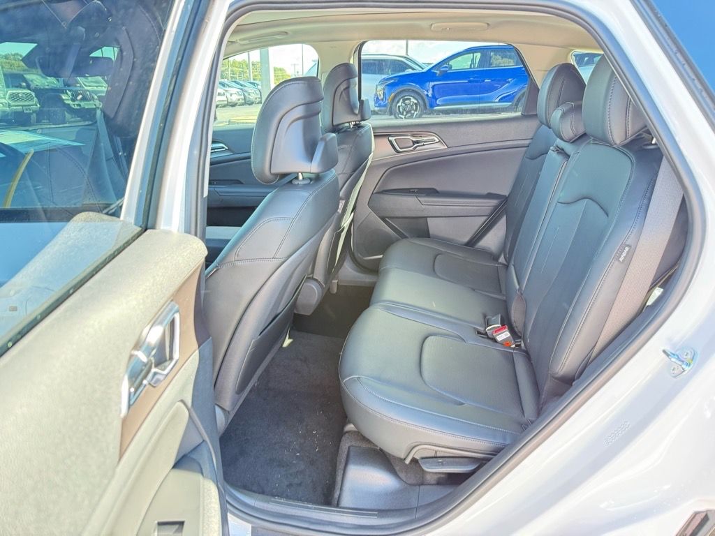 2026 Kia Sportage SX - Photo 12