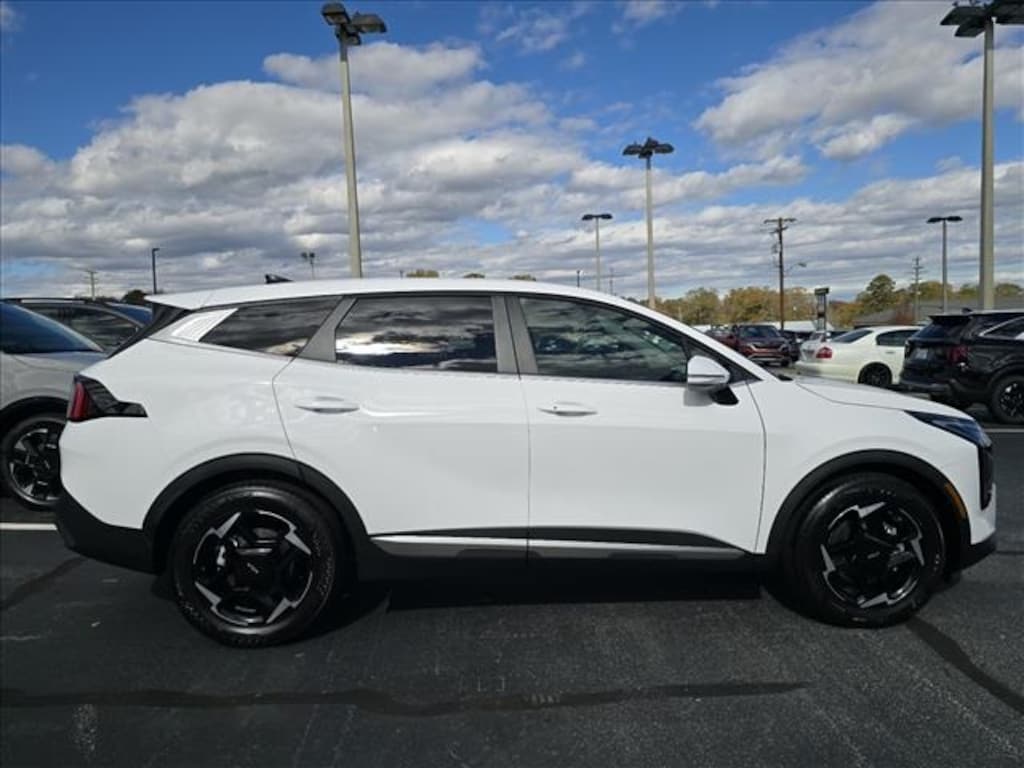 New 2026 Kia Sportage EX SUV