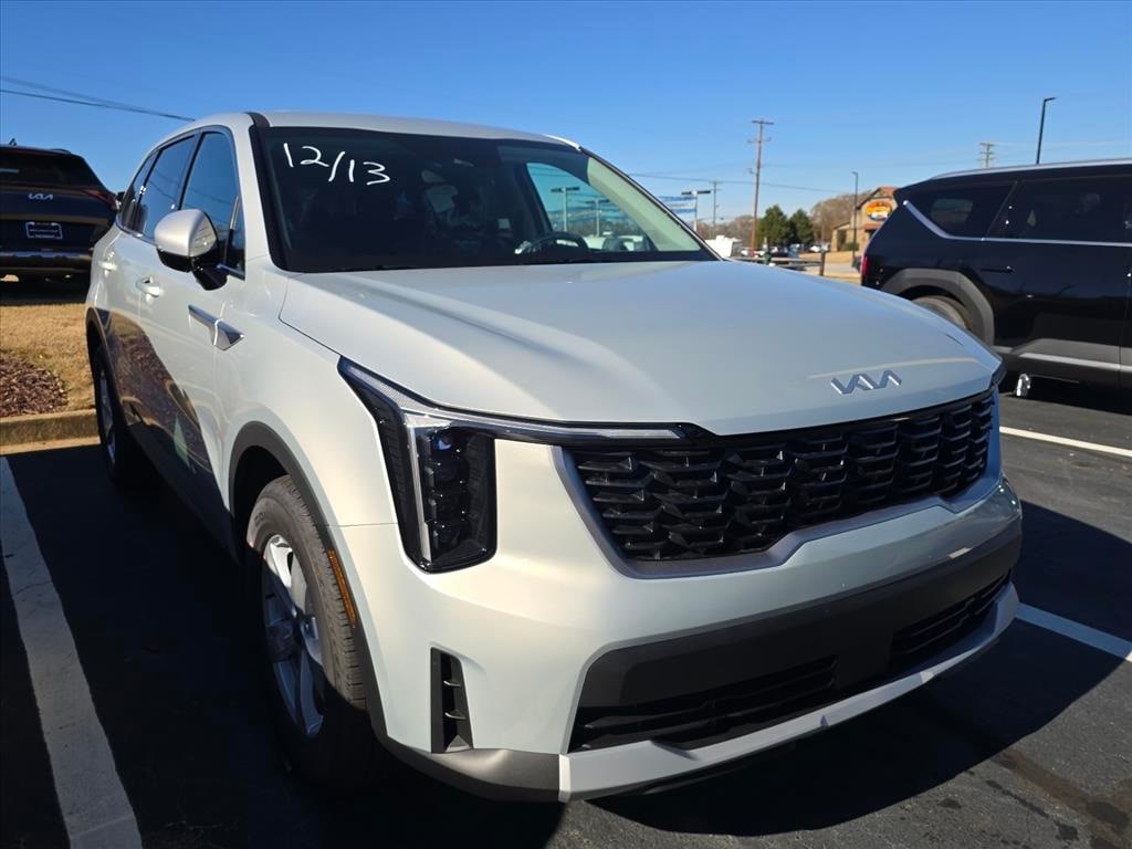 2026 Kia Sorento LX's photo