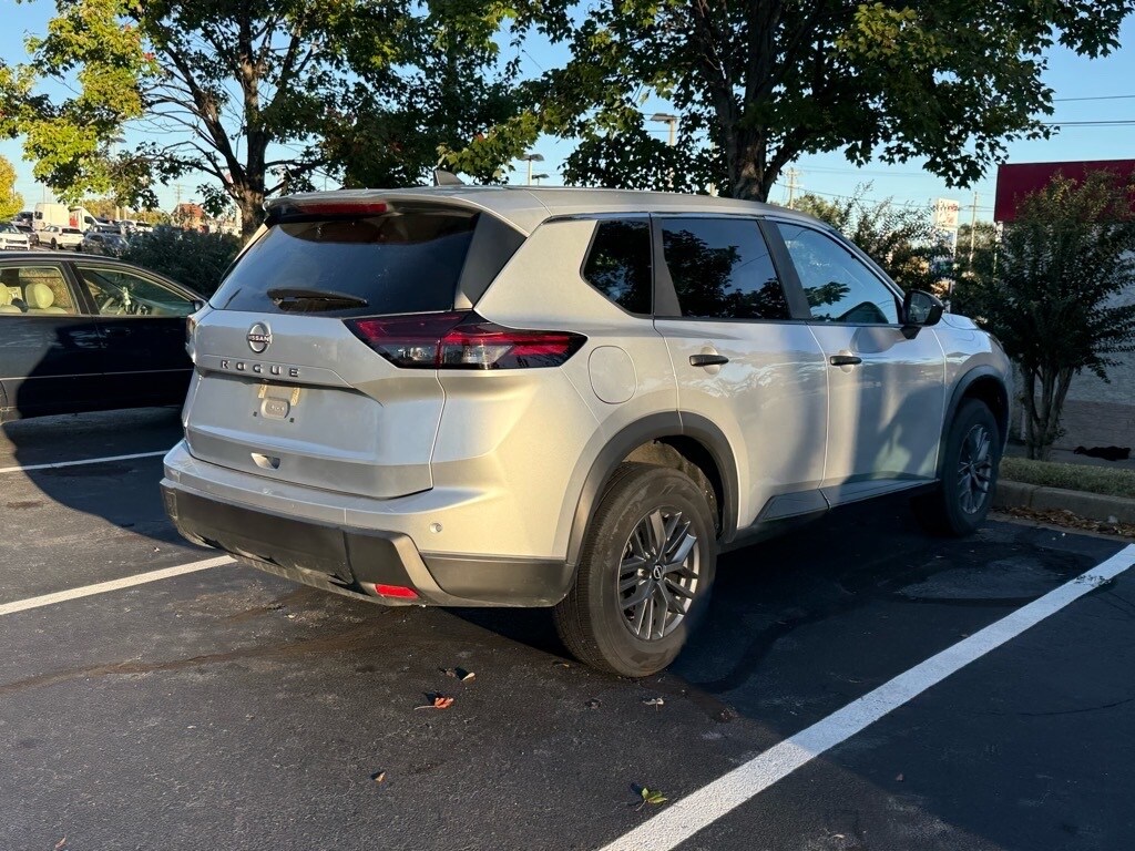 2024 Nissan Rogue S photo 3