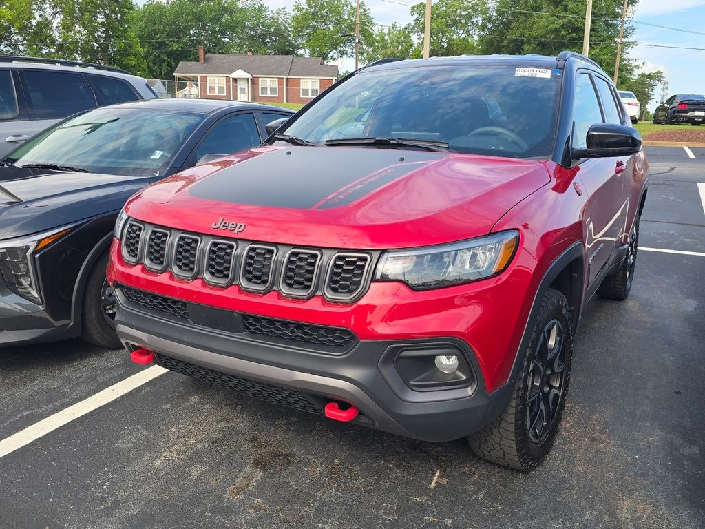 Used 2025 Jeep Compass Trailhawk SUV
