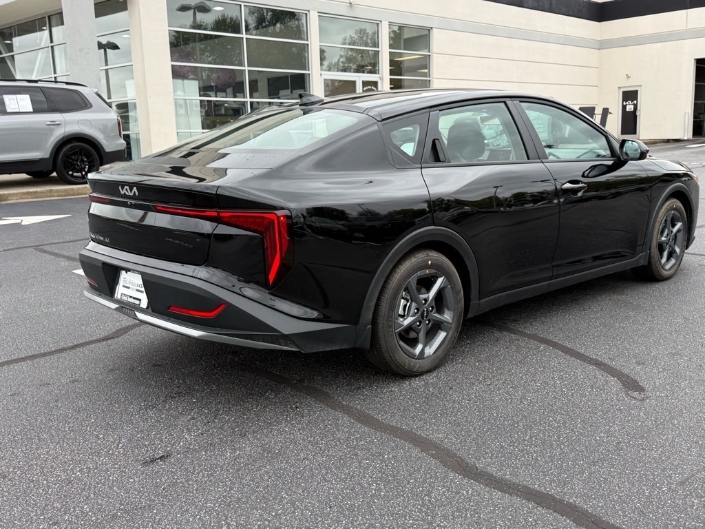 New 2025 Kia K4 LX Sedan