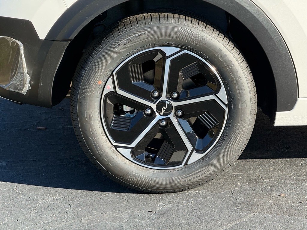 2026 Kia Niro EX photo 3