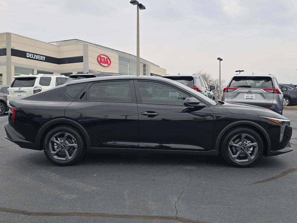 New 2026 Kia K4 LXS Sedan