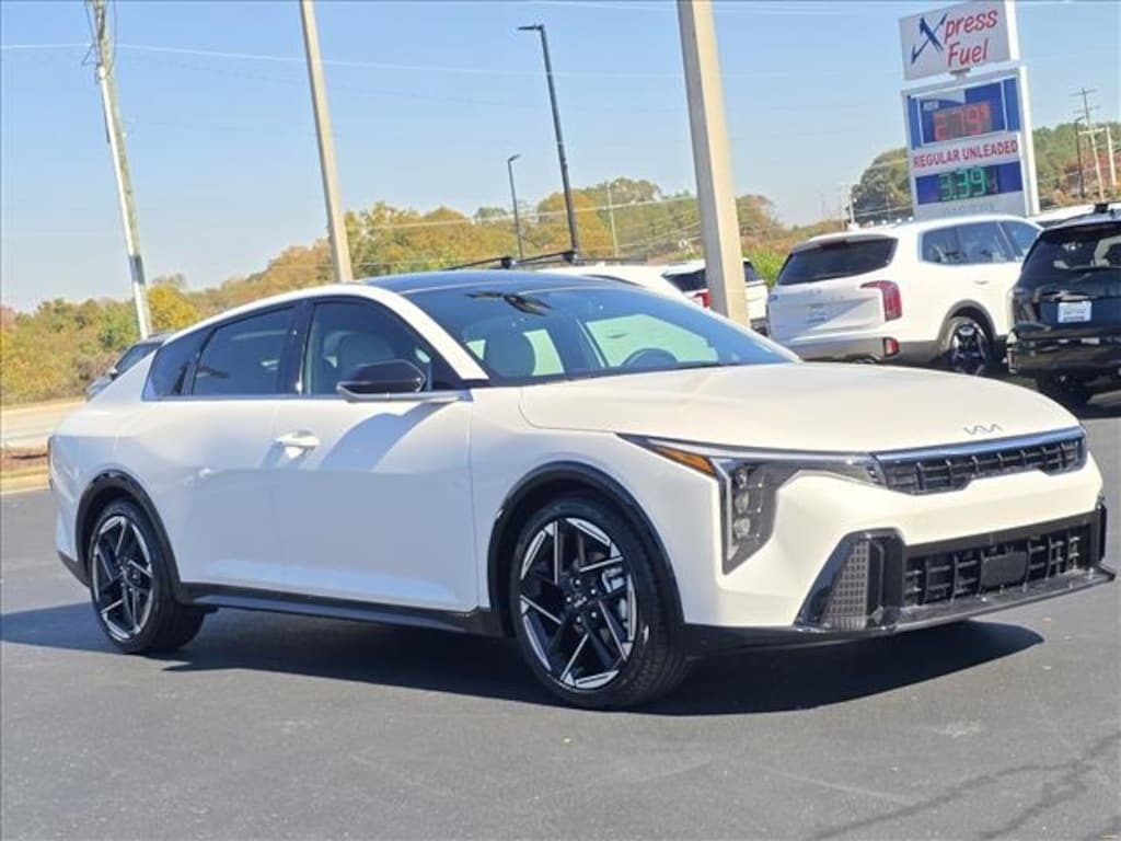 New 2025 Kia K4 GT-Line Sedan