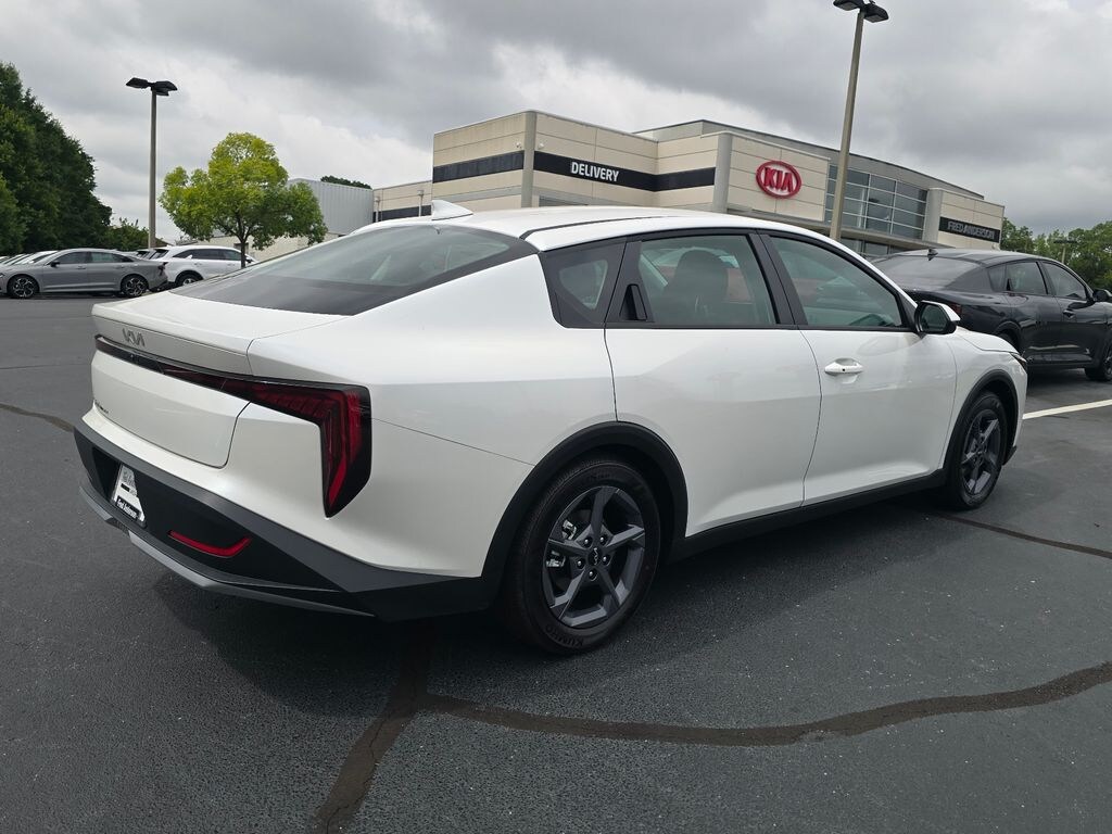 New 2026 Kia K4 LX Sedan
