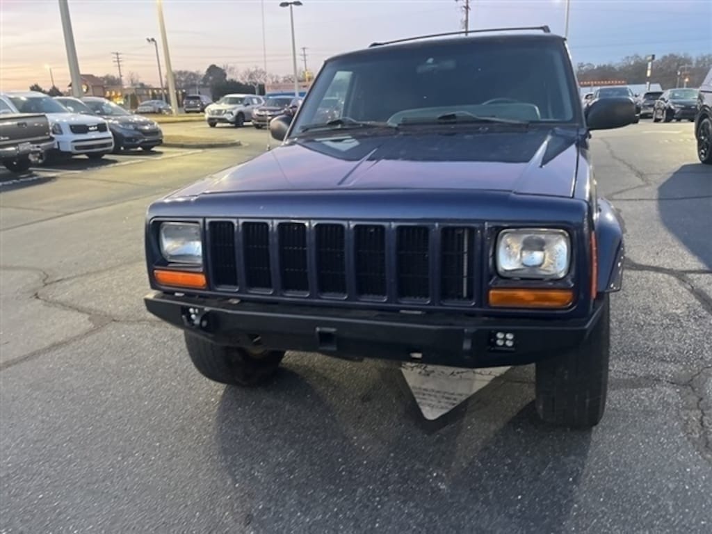 Used 2000 Jeep Cherokee Classic SUV